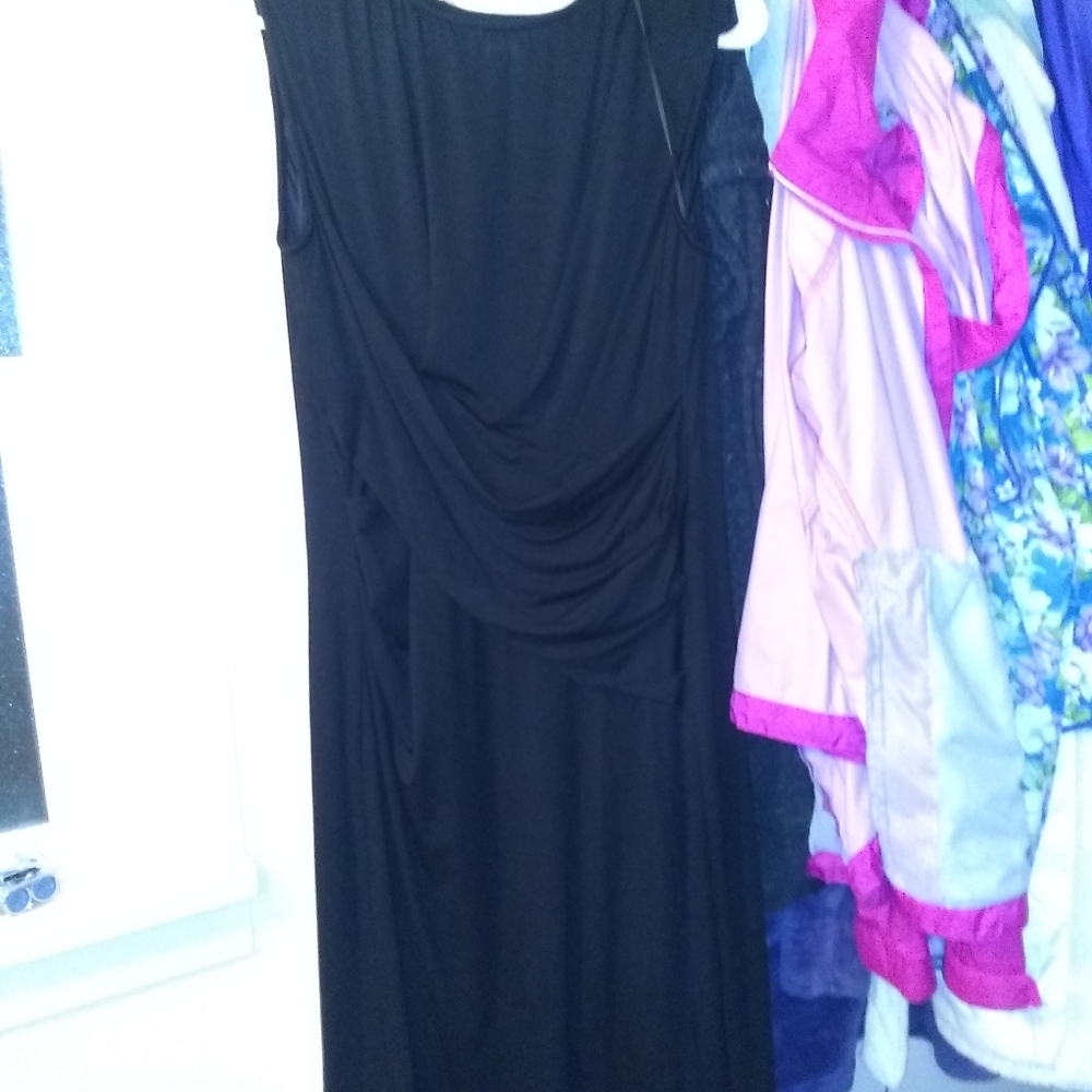 Dress - Picture 2 of 4